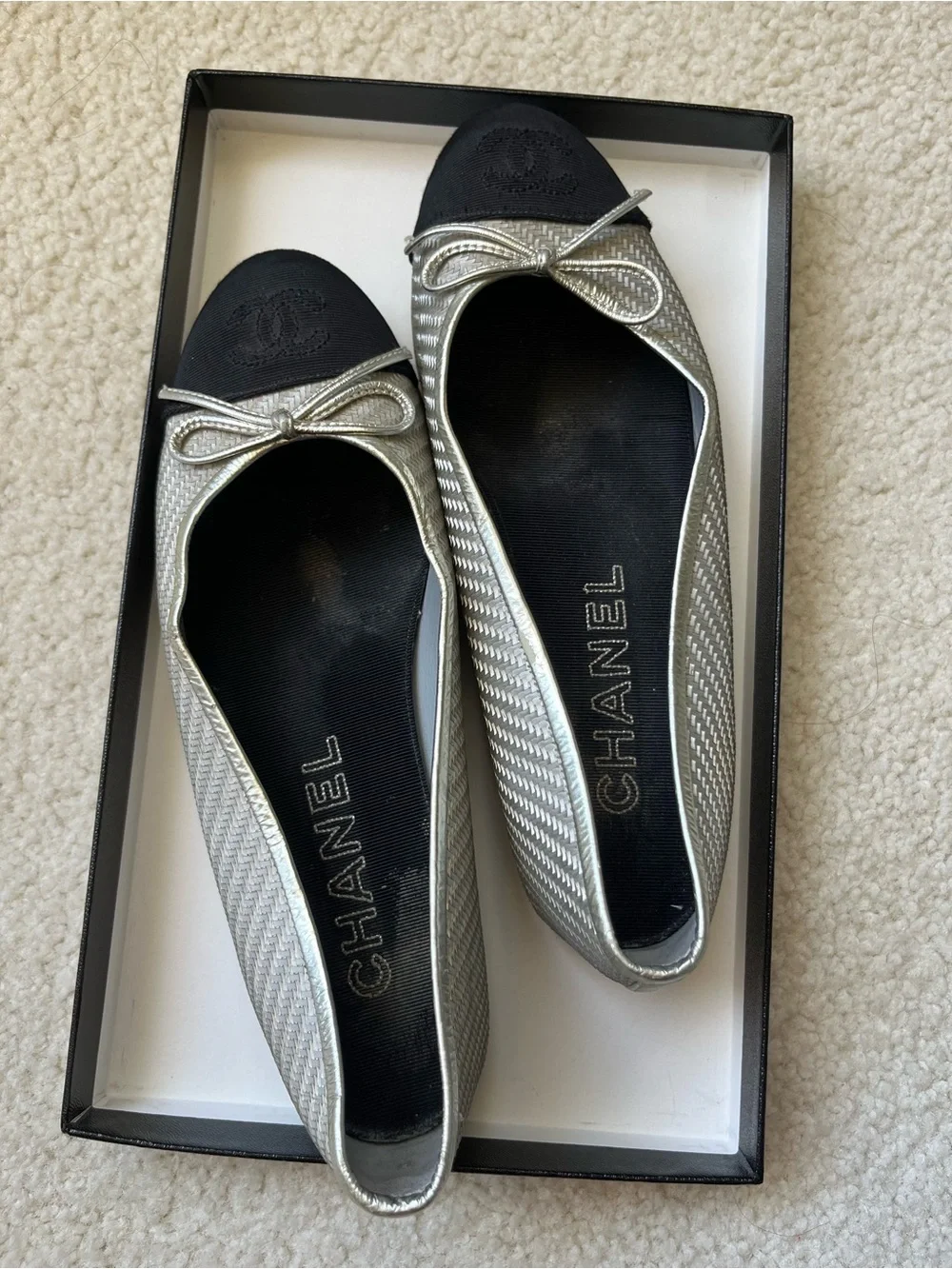 CHANEL Classic Metallic Silver Tweed Ballet Flats Cap Toe CC Bow 37 With Box